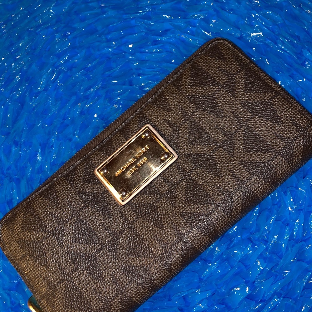 brown michael kors wallet